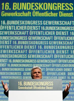 Am 8. November 2011 nahm Bundeskanzler Werner Faymann an der feierlichen Eröffnung des Bundeskongresses der Gewerkschaft öffentlicher Dienst im Wiener Austria Center teil.