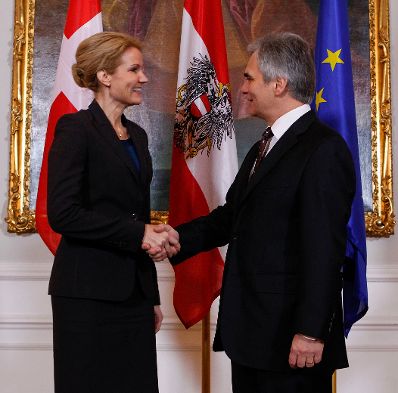 Am 25. November 2011 besuchte die Ministerpräsidentin des Königreichs Dänemark Helle Thorning-Schmidt (l.) den Bundeskanzler Werner Faymann (r.) zu einem Arbeitsgespräch.