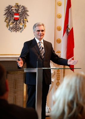 Am 13. Oktober 2011 überreichte Bundeskanzler Werner Faymann dem Chefredakteur Michael Horowitz das Große Ehrenzeichen für Verdienste um die Republik Österreich.
