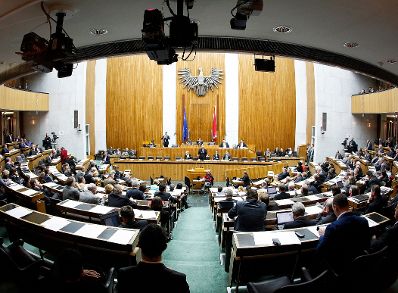 Am 28. Oktober 2011 hielt Bundeskanzler Werner Faymann eine Rede bei der Sondersitzung des Nationalrates im Parlament.