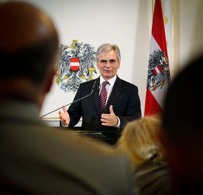 Bundeskanzler Werner Faymann beim Pressefoyer nach dem Ministerrat am 20. November 2012 im Bundeskanzleramt.
