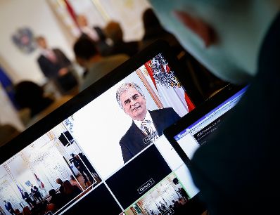 Bundeskanzler Werner Faymann beim Pressefoyer nach dem Ministerrat am 18. Dezember 2012 im Bundeskanzleramt.