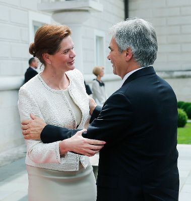 Am 20. Juni 2014 traf Bundeskanzler Werner Faymann (l.) im Zuge seiner Balkanreise die slowenische Ministerpräsidentin Alenka Bratusek (r.) und den kroatischen Ministerpräsidenten Zoran Milanovic zu einem Arbeitsgespräch in Slowenien.