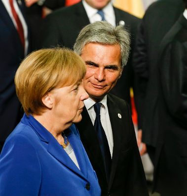 Am 16. Oktober 2014 nahm der Bundeskanzler am Asien-Europa-Gipfel in Mailand teil. Im Bild Bundeskanzler Werner Faymann (r.) im Gespräch mit der deutschen Bundeskanzlerin Angela Merkel (l.).