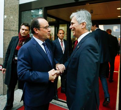 Am 24. Oktober 2014 endete in Brüssel der Europäische Rat der EU-Staats- und Regierungschefs. Im Bild Bundeskanzler Werner Faymann (r.) mit Frankreichs Staatspräsidenten François Hollande (l.).