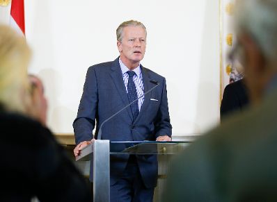 Vizekanzler und Bundesminister Reinhold Mitterlehner beim Pressefoyer nach dem Ministerrat am 11. November 2014.