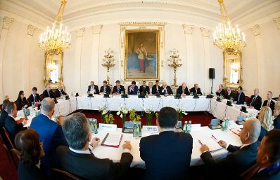 Am 24. November 2014 lud Bundeskanzler Werner Faymann die Mitglieder der Zentraleuropäischen Initiative (ZEI) zu einem Gipfeltreffen in das Bundeskanzleramt ein.