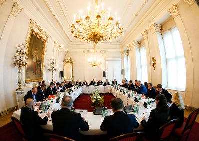Am 24. November 2014 lud Bundeskanzler Werner Faymann die Mitglieder der Zentraleuropäischen Initiative (ZEI) zu einem Gipfeltreffen in das Bundeskanzleramt ein.