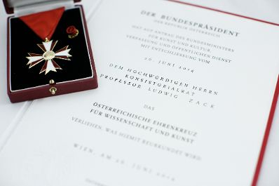 Am 2. Dezember 2014 überreichte Bundeskanzler Werner Faymann und Kunst- und Kulturminister Josef Ostermayer das Österreichische Ehrenkreuz für Wissenschaft und Kunst an den Kolping- Ehrenpräses Ludwig Zack.