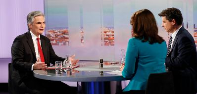 Am 21. Dezember 2014 stellte sich Bundeskanzler Werner Faymann den Fragen bei der ORF-Pressestunde.