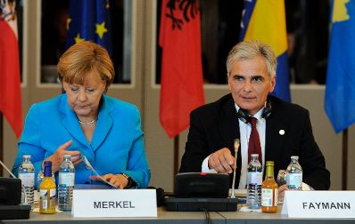 Am 27. August 2015 fand die Westbalkan-Konferenz 2015 in der Hofburg statt. Im Bild Bundeskanzler Werner Faymann (r.) und die deutsche Bundeskanzlerin Angela Merkel (l.) zu Beginn der Arbeitssitzung.