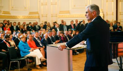 Am 27. August 2015 fand die Westbalkan-Konferenz 2015 in der Hofburg statt. Im Bild Bundeskanzler Werner Faymann bei der Eröffnungsrede.