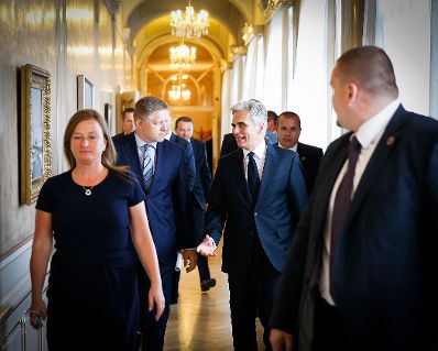Am 7. September 2015 traf Bundeskanzler Werner Faymann (r.) den slowakischen Premierminister Robert Fico (l.) und den tschechischen Premierminister Bohuslav Sobotka zu einem trilateralen Treffen zum Thema Asyl.