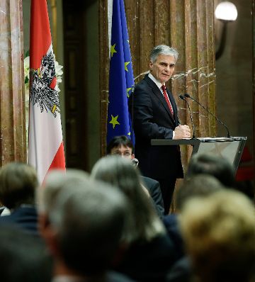 Am 23. November 2015 fand im Parlament die Gedenkveranstaltung anlässlich der Attentate von Paris statt. Im Bild Bundeskanzler Werner Faymann bei seiner Ansprache.