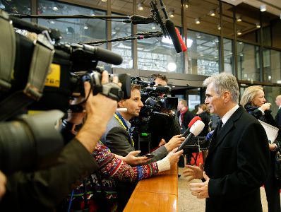 Am 29. November 2015 fand in Brüssel der Sondergipfel der Staats- und Regierungschefs statt. Im Bild Bundeskanzler Werner Faymann bei Pressestatements.