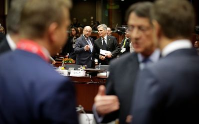 Am 29. November 2015 fand in Brüssel der Sondergipfel der Staats- und Regierungschefs statt. Im Bild Bundeskanzler Werner Faymann (r.) mit dem EU-Parlamentspräsidenten Martin Schulz (l.).