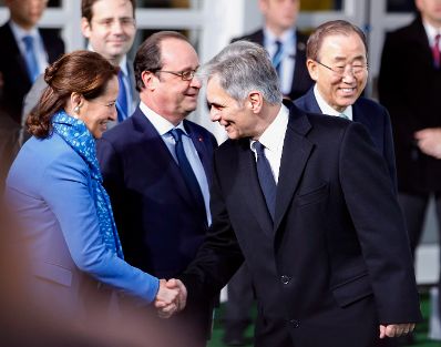 Am 30. November 2015 fand die UN-Klimakonferenz in Paris statt. Im Bild Bundeskanzler Werner Faymann (m.r.) mit der französischen Umweltministerin Ségolène Royal (l.), dem französischen Präsidenten François Hollande (m.l.) und dem UN-Generalsekretär Ban Ki-moon (r.).