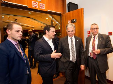 Am 17. Dezember 2015 fand in Brüssel der Europäische Rat der Staats- und Regierungschefs statt. Im Bild Bundeskanzler Werner Faymann (m.r.) mit dem griechischen Premierminister Alexis Tsipras (m.l.).