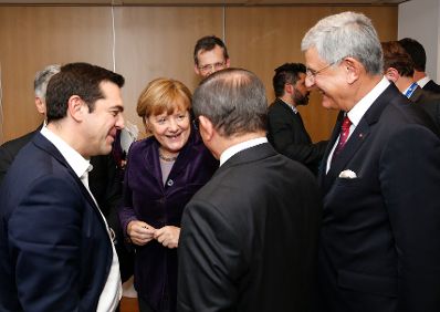 Am 17. Dezember 2015 lud der Bundeskanzler zu einem Vorbereitungstreffen zum EU-Rat in Brüssel. Im Bild der griechische Premierminister Alexis Tsipras (l.) mit der deutschen Bundeskanzlerin Angela Merkel (m.l.) und dem türkischen Ministerpräsidenten Ahmet Davutoğlu (m.r.).