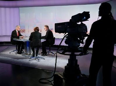 Am 20. Dezember 2015 stellte sich Bundeskanzler Werner Faymann den Fragen bei der ORF-Pressestunde.