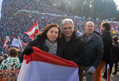 Am 3. Jänner 2016 besuchte Bundeskanzler Werner Faymann im Rahmen der 64. Vierschanzentournee in Innsbruck das traditionelle Bergiselspringen. Im Bild mit Ehefrau Martina.