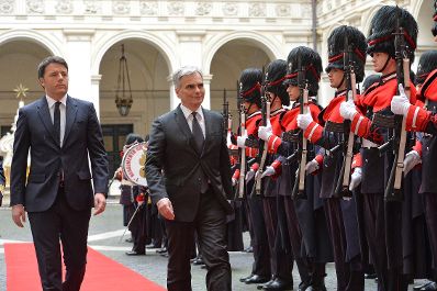 Am 12. Februar 2016 traf Bundeskanzler Werner Faymann (r.) den italienischen Ministerpräsidenten Matteo Renzi (l.) zu einem Arbeitsgespräch in Rom.