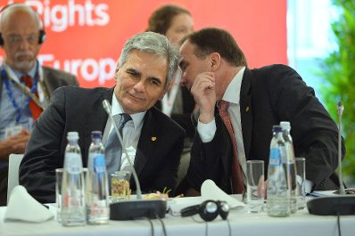 Am 18. Februar 2016 begann in Brüssel der Europäische Rat der Staats- und Regierungschefs.. Im Bild Bundeskanzler Werner Faymann (l.) mit dem schwedischen Ministerpräsidenten Stefan Löfven (r.).
