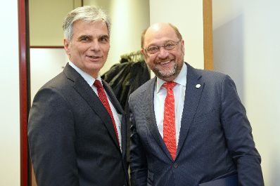 Am 7. März 2016 fand in Brüssel der Sondergipfel der Staats- und Regierungschefs statt. Im Bild Bundeskanzler Werner Faymann (l.) mit dem Präsidenten des Europäischen Parlaments Martin Schulz (r.).