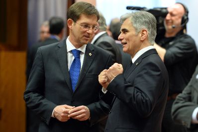 Vom 17.-18. März 2016 fand in Brüssel der Europäische Rat der Staats- und Regierungschefs statt. Im Bild Bundeskanzler Werner Faymann (r.) mit dem slowenischen Ministerpräsidenten Miro Cerar (l.).