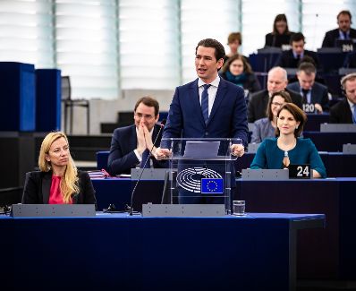 Am 15. Jänner 2019 hielt Bundeskanzler Sebastian Kurz (m.) zum Abschluss der Ratspräsidentschaft eine Rede im EU-Parlament in Straßburg. Im Bild mit Bundesministerin Juliane Bogner-Strauß (l.) und Staatssekretärin Karoline Edtstadler (r.).