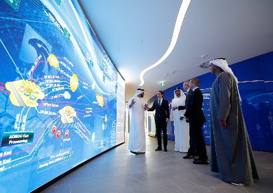 Am 23. März 2019 fand die Arbeitsreise von Bundeskanzler Sebastian Kurz (2.v.l.) in den Vereinigten Arabischen Emiraten statt. Im Bild mit Sultan al Jaber (l.), CEO ADNOC.