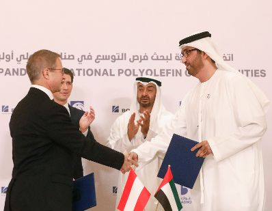 Am 23. März 2019 fand die Arbeitsreise von Bundeskanzler Sebastian Kurz in den Vereinigten Arabischen Emiraten statt. Im Bild bei einer Unterzeichnung zwischen OMV und Borealis.
