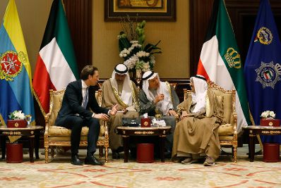 Am 24. März 2019 fand die Arbeitsreise von Bundeskanzler Sebastian Kurz (l.) in Kuwait statt. Im Bild mit Emir von Kuwait Scheich Sabah al-Ahmad al-Dschabir as-Sabah (r.).