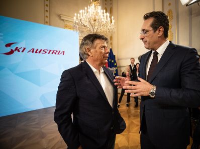 Am 3. April 2019 empfing Bundeskanzler Sebastian Kurz gemeinsam mit Vizekanzler Heinz-Christian Strache (r.) die ÖSV-Athletinnen und Athleten im Bundeskanzleramt.