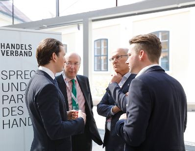 Am 09. April 2019 nahm Bundeskanzler Sebastian Kurz (l.) am Jahrestreffen des Handelsverbandes teil.