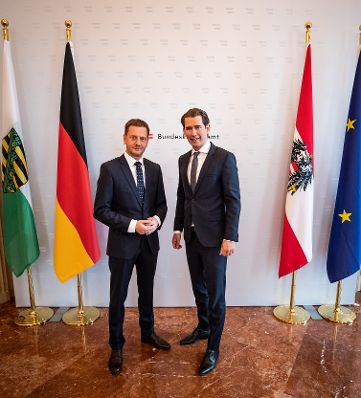 Am 23. April 2019 empfing Bundeskanzler Sebastian Kurz (r.) den Ministerpräsident von Sachsen, Michael Kretschmer (l.) zu einem Gespräch.
