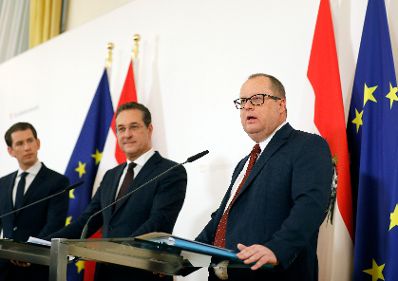 Am 30. April 2019 gab Bundeskanzler Sebastian Kurz gemeinsam mit Vizekanzler Heinz-Christian Strache, Bundesminister Hartwig Löger und Staatssekretär Hubert Fuchs eine Pressekonferenz zum Thema Steuerreform.