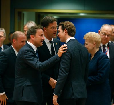 Am 17. Oktober 2018 nahm Bundeskanzler Sebastian Kurz (3.v.r.) am Europäischen Rat in Brüssel teil. Im Bild mit dem irischen Premierminister Leo Varadkar (2.v.l.), dem Premierminister der Niederlande Mark Rutte (3.v.l.) und der litauischen Präsidentin Dalia Grybauskaitė (2.v.r.).