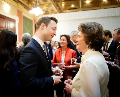 Am 1. Jänner 2019 besuchte Bundesminister Gernot Blümel (l.) gemeinsam mit Paul Dujardin, dem Generaldirektor des Kulturzentrums BOZAR in Brüssel, das Neujahrskonzert.