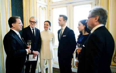 Am 1. Jänner 2019 besuchte Bundesminister Gernot Blümel (4.v.l.) gemeinsam mit Paul Dujardin (2.v.l.), dem Generaldirektor des Kulturzentrums BOZAR in Brüssel, das Neujahrskonzert.