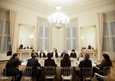 Am 23. Jänner 2019 besuchte Bundesminister Gernot Blümel gemeinsam mit eine Expertengruppe das Haus der Geschichte.