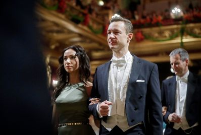 Am 24. Jänner 2019 besuchte Bundesminister Gernot Blümel (m.) gemeinsam mit Clivia Treidl (l.) den Ball der Wiener Philharmoniker.
