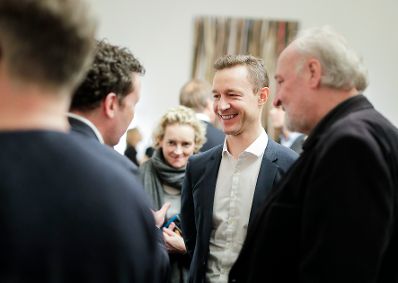 Am 28. Jänner 2019 eröffnete Bundesminister Gernot Blümel (m.) die Ausstellung Kunst und Technik im Bundeskanzleramt.