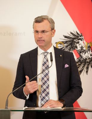 Bundesminister Norbert Hofer (im Bild) beim Pressefoyer nach dem Ministerrat am 20. Februar 2019.