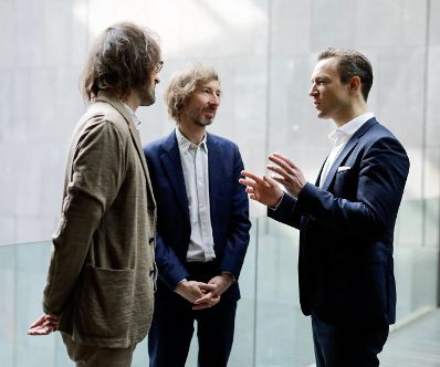 Am 03. April 2019 fand Pressekonferenz zum Thema "Architekturbiennale Venedig 2020" mit Bundesminister Gernot Blümel (r.) statt.