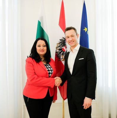 Am 16. März 2018 empfing Bundesminister Gernot Blümel (r.) die bulgarische Ministerin für für den EU-Ratsvorsitz Bulgariens Liljana Pavlova (l.) zu einem Arbeitsgespräch.