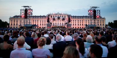 Am 31. Mai 2018 besuchte Bundesminister Gernot Blümel das Sommernachtskonzert der Wiener Philharmoniker in Schönbrunn.