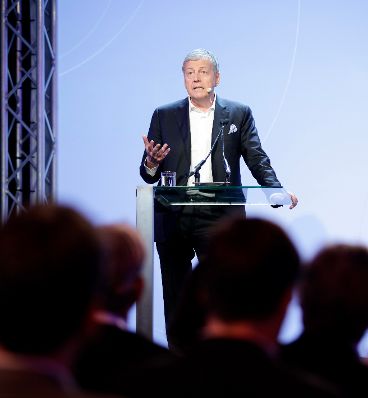 Am 7. Juni 2018 nahm Bundesminister Gernot Blümel am medienpolitischen Diskurs "MedienEnquete" teil. Im Bild der Präsident von Turner International Gerhard Zeiler.