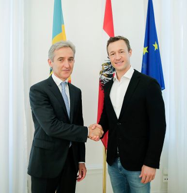 Am 12. Juni 2018 empfing Bundesminister Gernot Blümel (r.) den stellvertretenden Premierminister für europäische Integration der Republik Moldau, Iurie Leancă (l.) zu einem Gespräch.