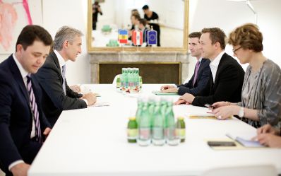 Am 12. Juni 2018 empfing Bundesminister Gernot Blümel (2.v.r.) den stellvertretenden Premierminister für europäische Integration der Republik Moldau, Iurie Leancă (2.v.l.) zu einem Gespräch.
